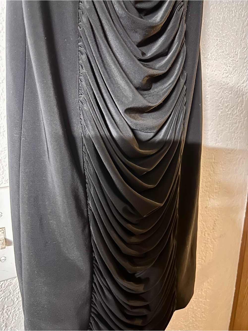 EUC Caché Ruched Tank sheath dress🖤🖤 - Picture 4 of 9